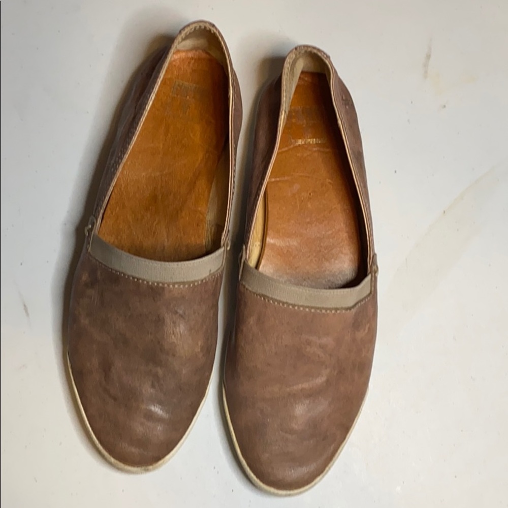 Women’s FRYE Stone colored leather sneaker slipons